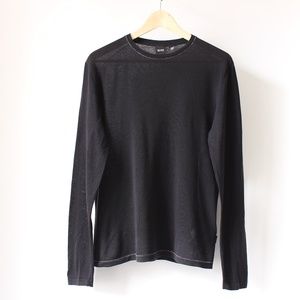 Hugo Boss long sleeve tee w/ contrast stitching